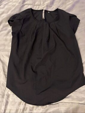 Black Short-Sleeve Pleated Women’s Top - Classic Work & Casual